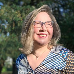 GEN&SIS - Geneviève Collard est Créartiste en management par la formation et le coaching chez PushNPlug. Belgique.