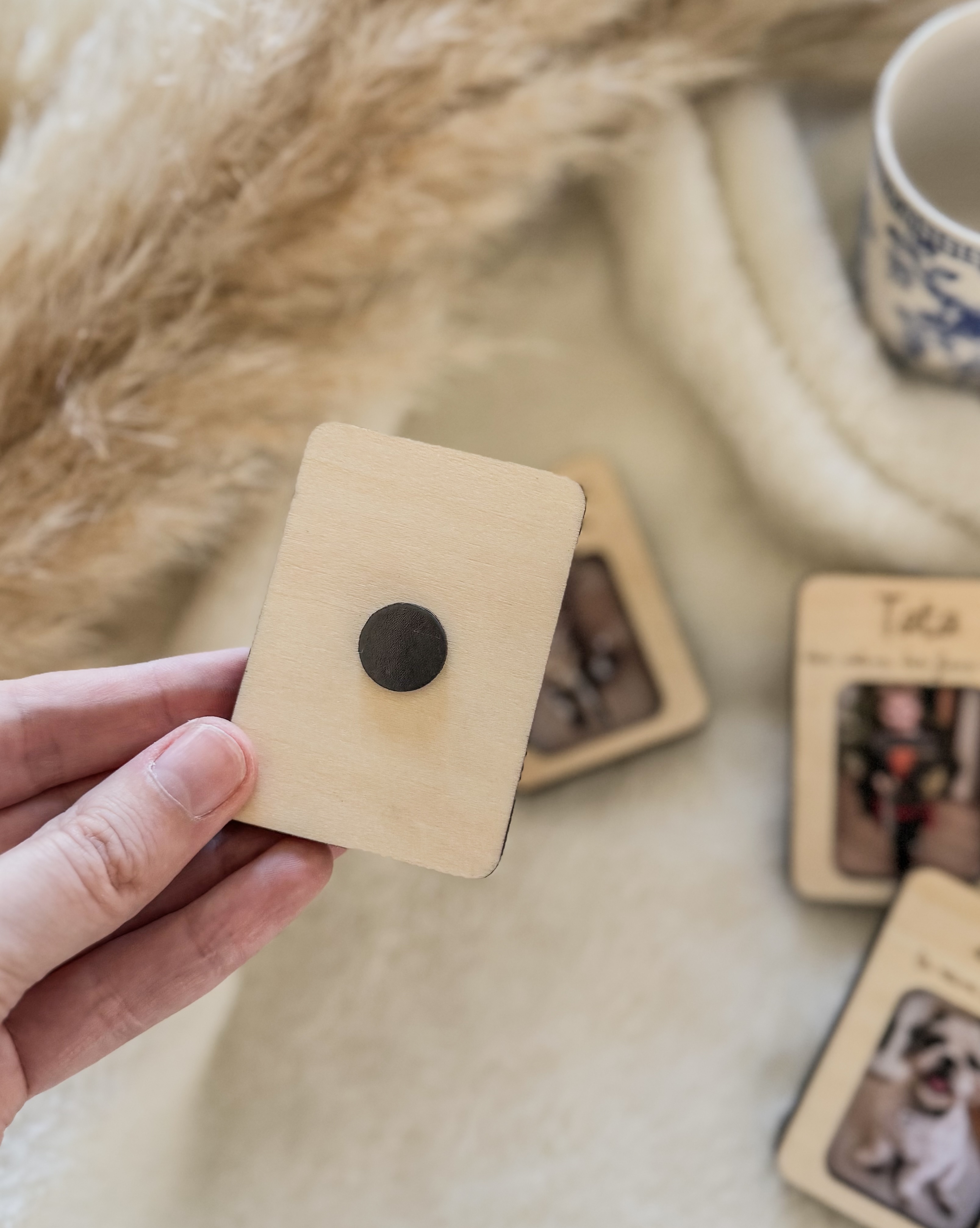 Dos d'un magnet photo personnalisé en bois avec aimant