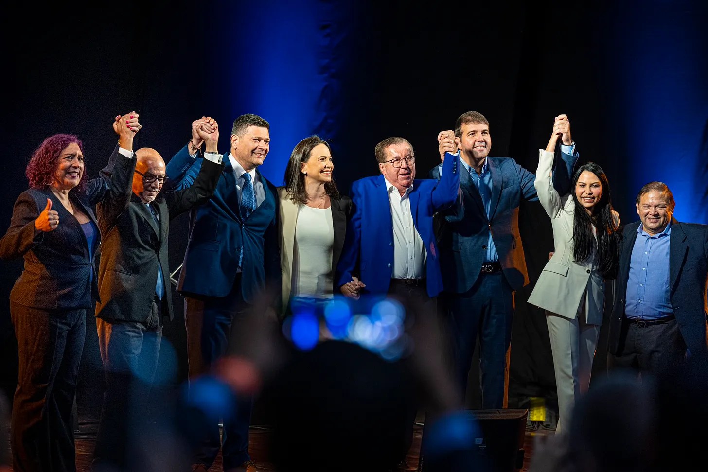 la amplia mayoría de los opositores dispuestos a participar en la primaria apoyan a María Corina Machado y aspiran a que la dirigencia política pelee por su habilitación presidencial en 2024. No obstante, si esto no se logra aspiran a que exista un candidato de consenso, que no se abandone la ruta electoral y que las decisiones de la oposición se tomen entre todos los factores.