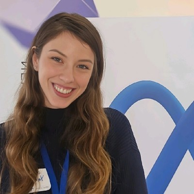 Yael Reisman Footsteps - Premium 4K Ocean Pictures | Free Download