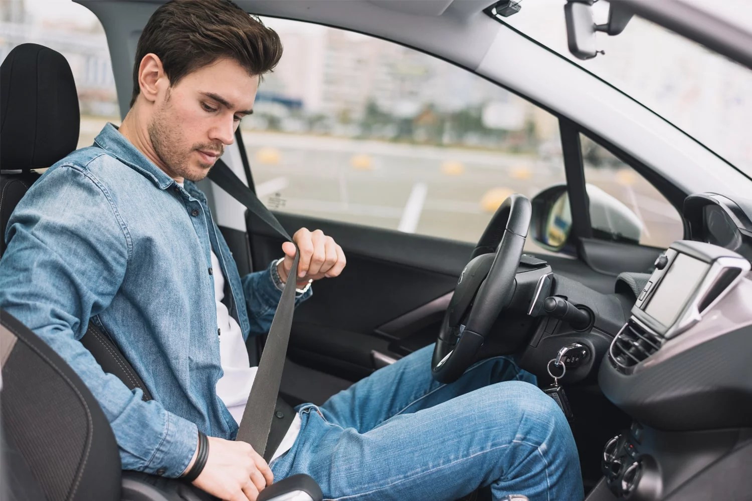 təhlükəsiz masin surmek