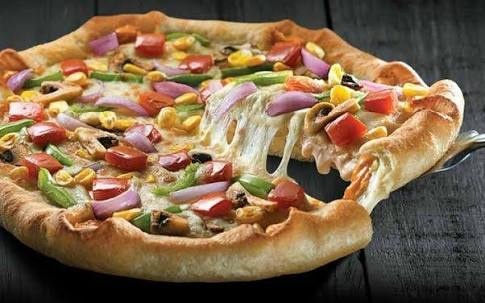 Yang ternyata juga pedes banget. How Many Calories Does A Dominos Cheese Burst Pizza Have Quora