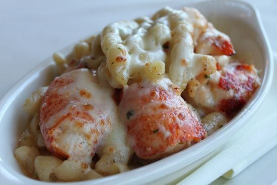 Lobster mac is a rich meal, so i would go with something light, like a slaw or salad or fruit, or the meat will be somewhat gelatinous, but that's okay. What are some of the best side dishes for a lobster Mac ...