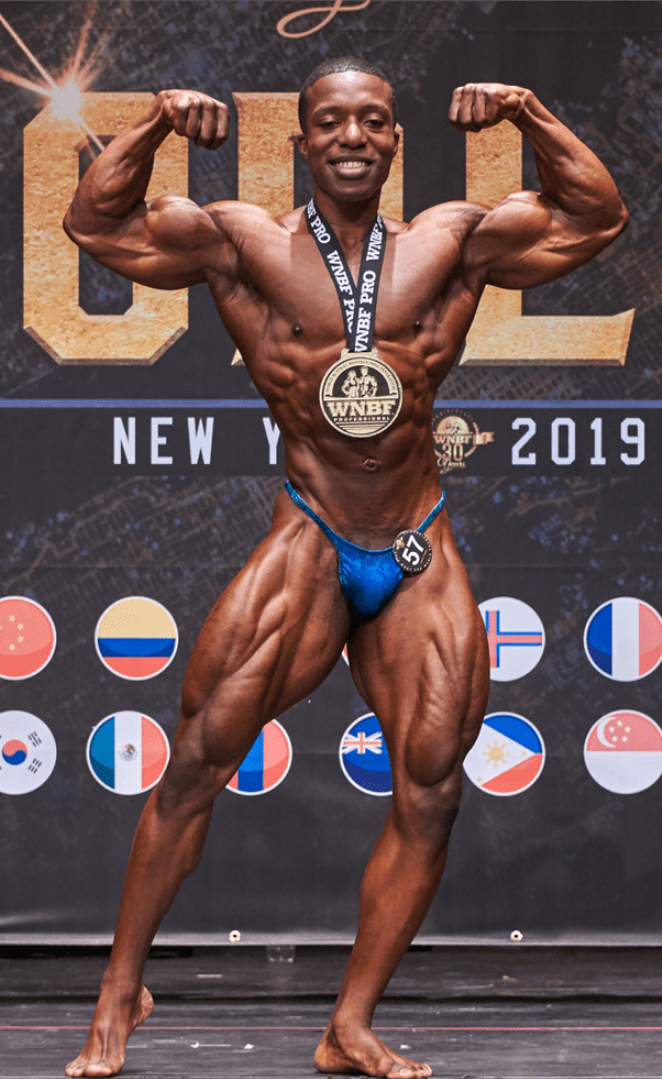 Siapa yang akan menang dalam pertarungan antara pengguna steroid dan atlet  natural? - Quora