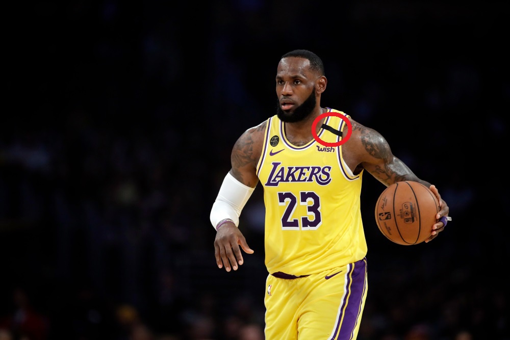 Bola yang bocor, dengan catatan bocor halus bukan robek. Bagaimana Cara Memperbaiki Bola Basket Yang Tidak Bisa Dipompa Karena Kalau Dipompa Akan Kempis Lagi Akibat Bocor Halus Bagian Pentil Quora
