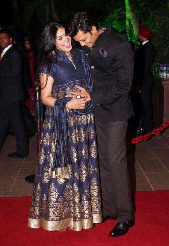 40+ Best Genelia D Souza Wedding Gown : Genelia D'souza Saree Photos ~ Hollywood Gossip, Celebrity : Her white gown looks made us go crazy for her cute looks.