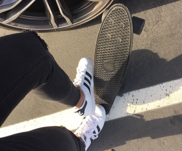 Do you wear jeans with holes at the knees? - Quora