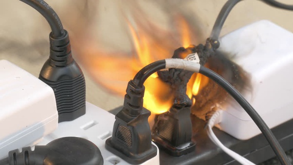 Are Daisy Chaining Power Strips Dangerous If So Why Quora Yeah I would say that the danger is that you would just trip the circuit breaker if you draw too much current.