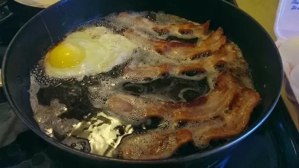 Tidak perlu menggunakan banyak minyak, alat ini dapat . What Is The Difference Between Deep Frying And Frying Quora