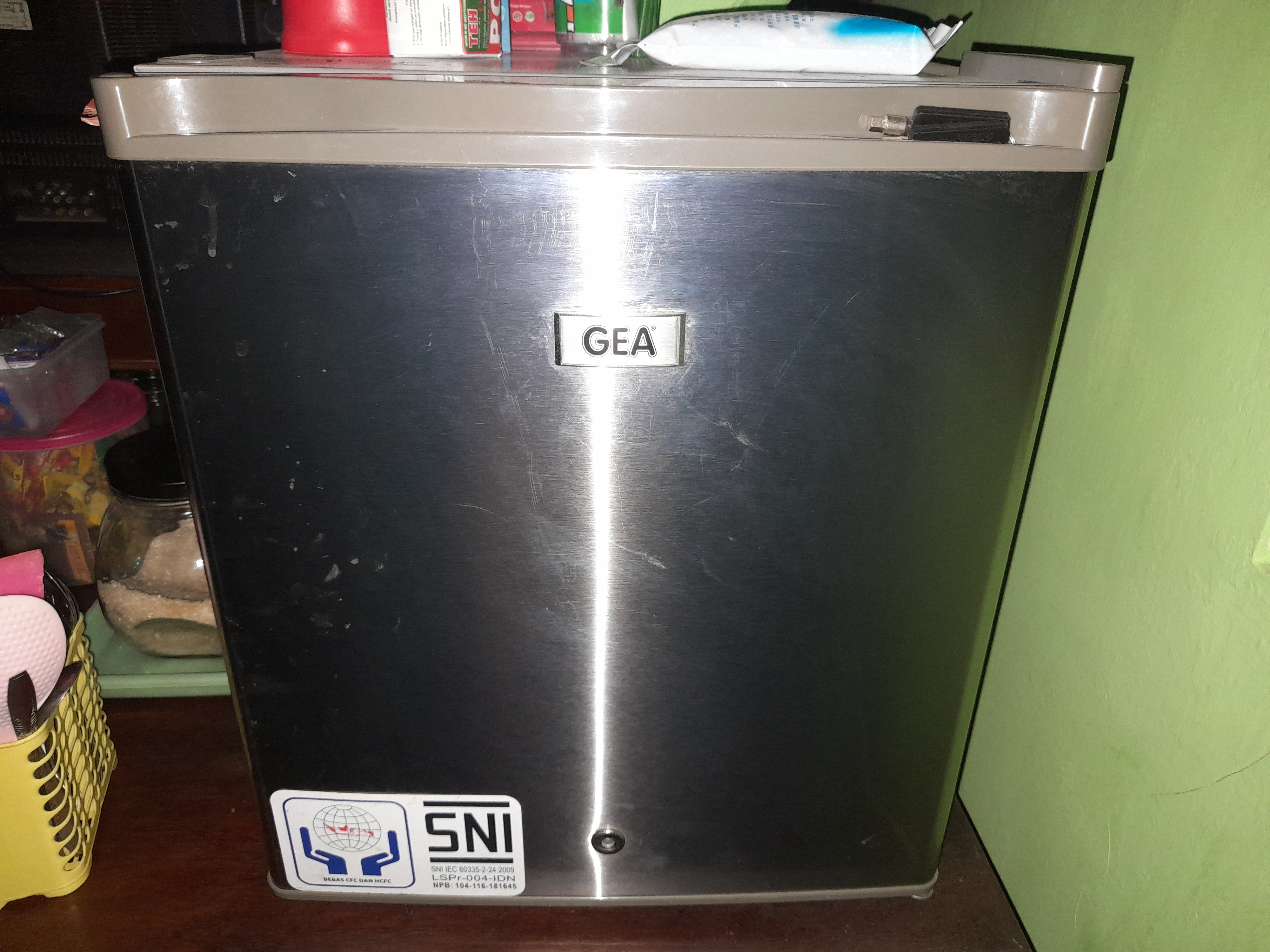 Apakah listrik 450 watt bisa untuk kulkas dengan 100 watt? - Quora