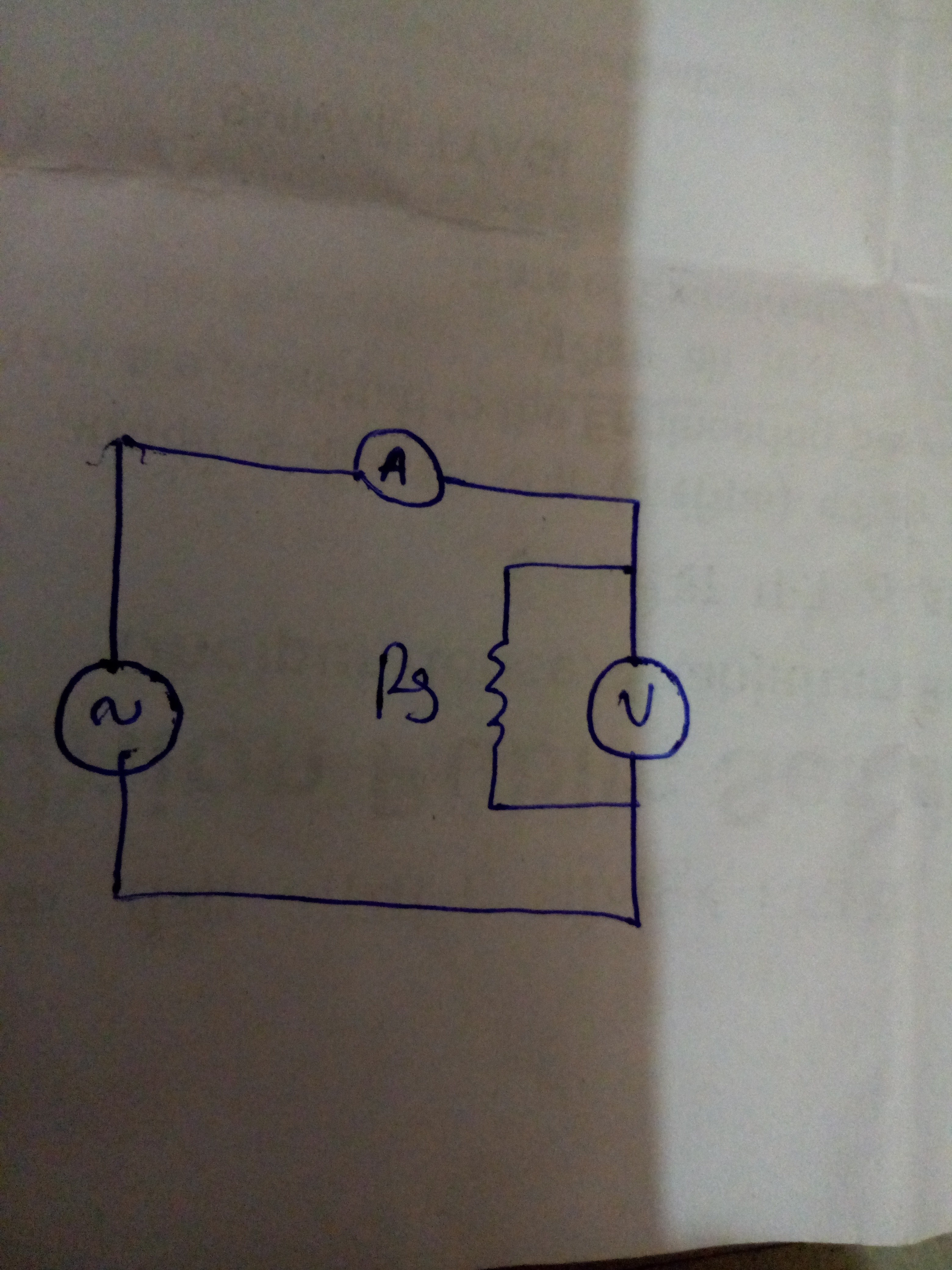 Bagian dari diagram rangkaian menunjukkan ammeter yang dihubungkan secara  seri dan voltmeter secara paralel dengan hambatan R. I= 2A , V =10V (Bacaan  meter). Jika meter tidak ideal, apakah hambatannya R&gt;5 atau