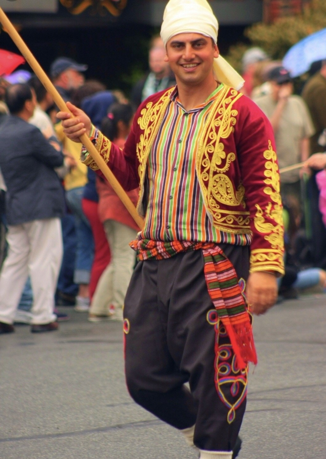 Apa yang membuat orang Turki berbeda dari orang Arab? Orang Turki menganut  agama Arab, memiliki nama Arab, dan memakai pakaian Arab. - Quora