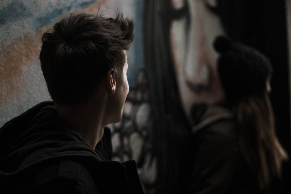 Apa benar cinta tak harus memiliki, atau memang harus diperjuangkan? - Quora