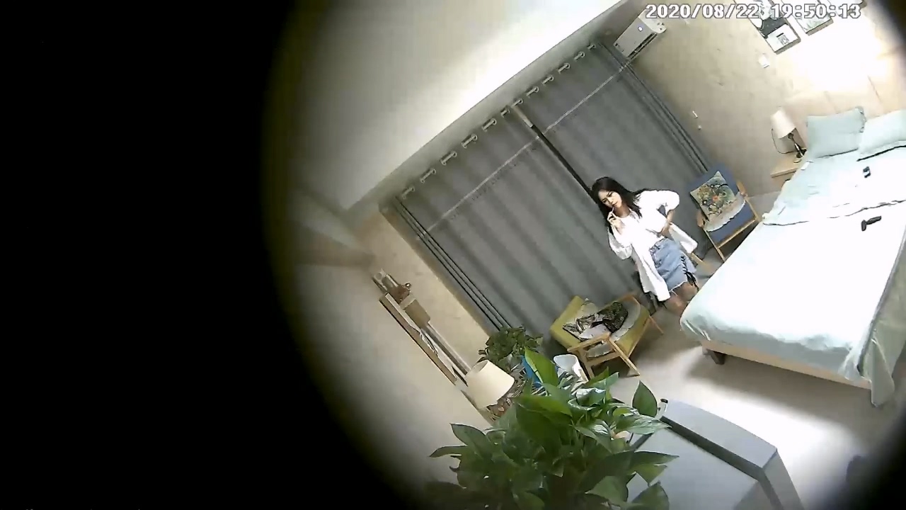 [MP4/1.73G]8-22经典酒店 喜欢后入的情侣，一炮干20多分钟，都累瘫了还继续 - 截图1
