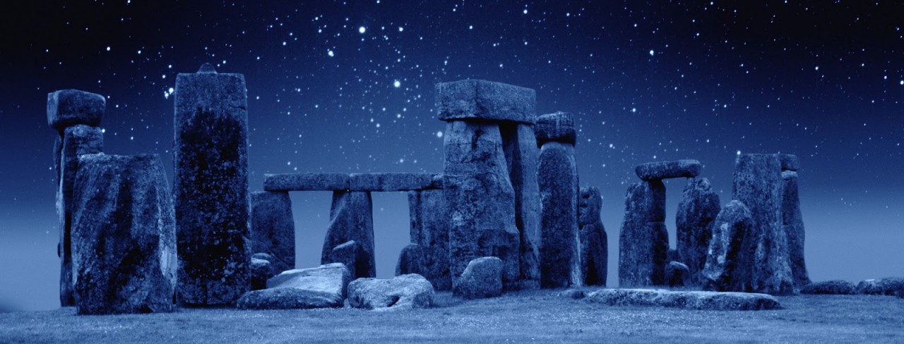 cropped-stonehenge-at-night.jpg