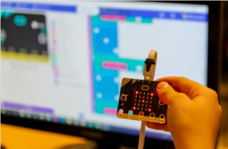 micro:bit V2 GO kit with board, batteries and USB cable