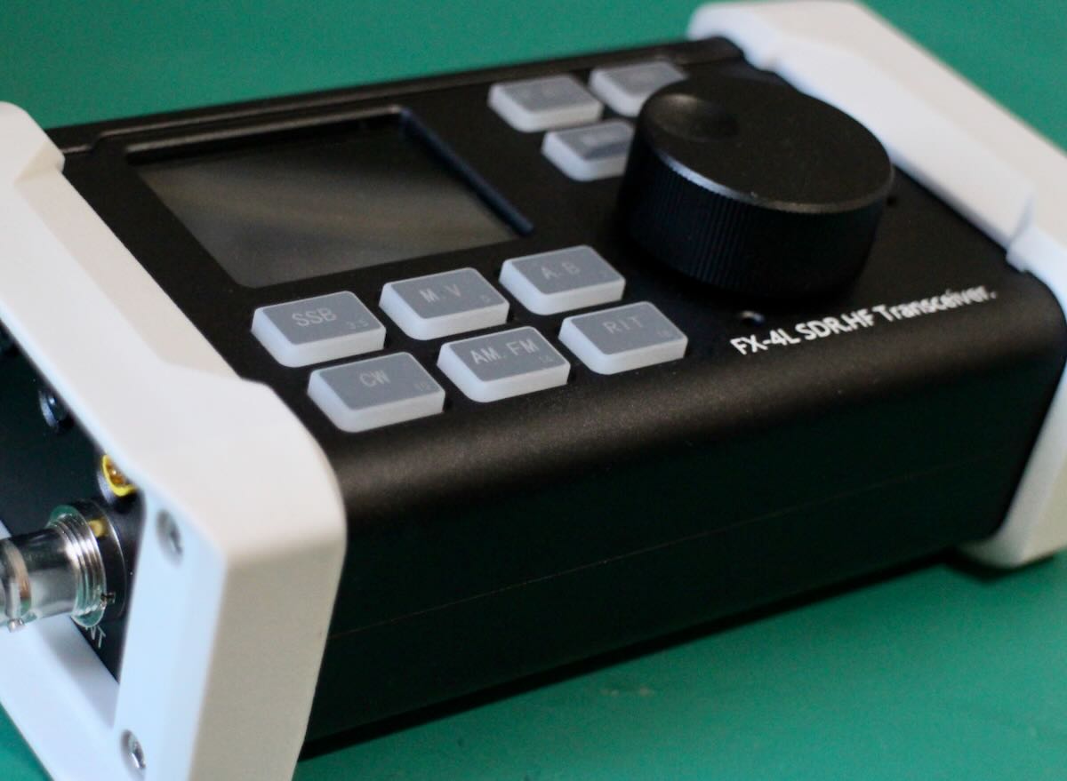 FX-4C HF 3.5M-29MHz QRP 10W プロテクケース付き FX-4C HF 10W UK