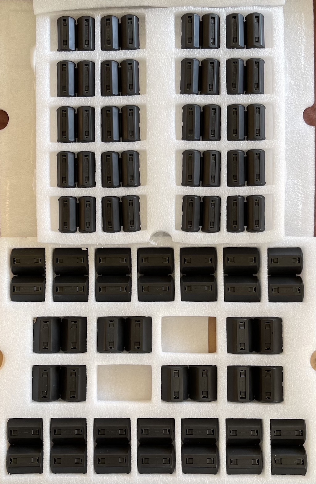Ferrite, ferrite. All the cores. QSO365