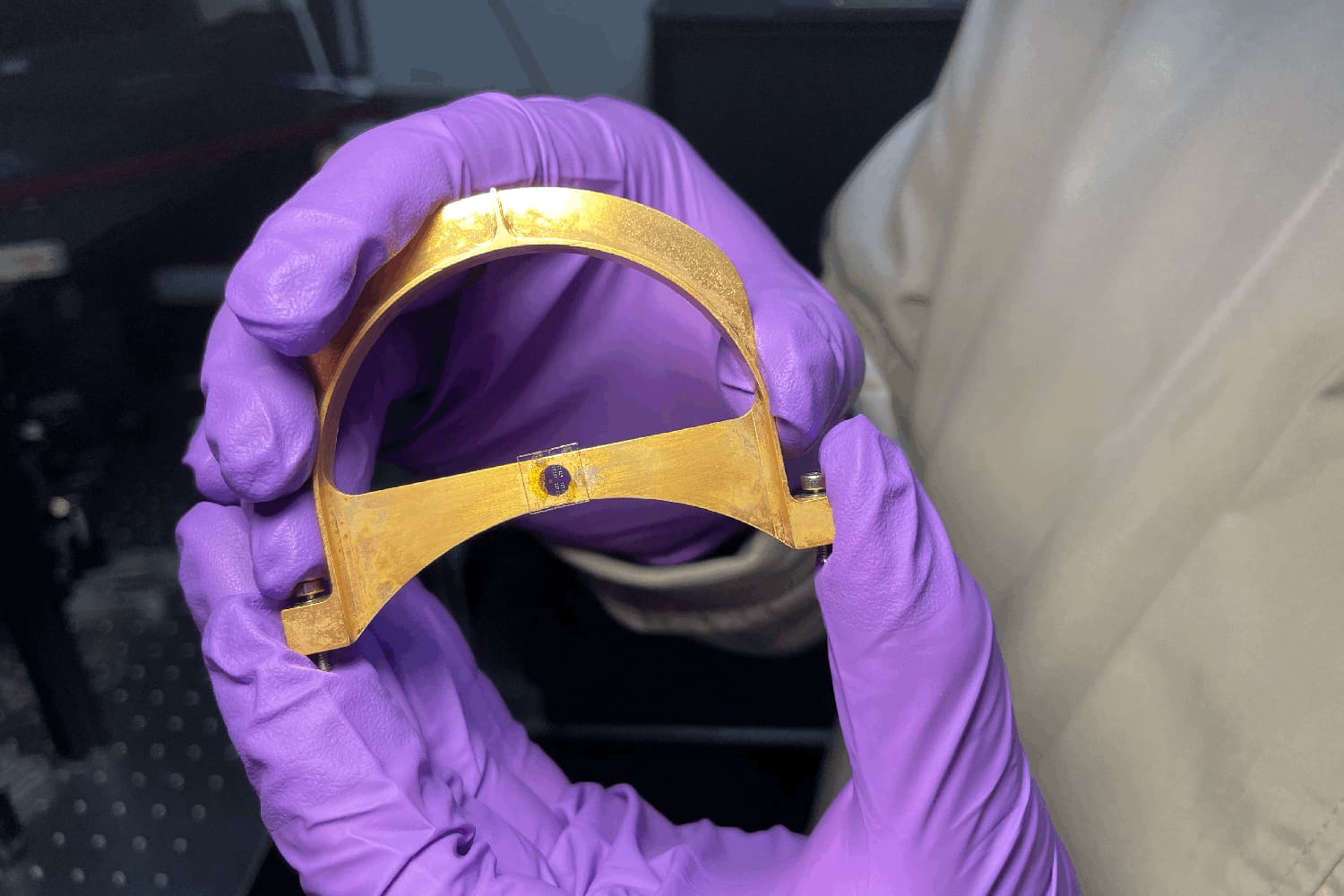 Quantum Revolution: Unlocking Room-Temperature Quantum Communication (2025)