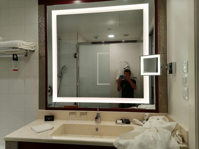 salle de bain miroir