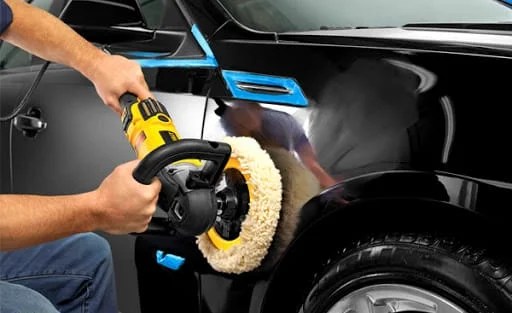 Pulido y cuidado de la pintura del auto