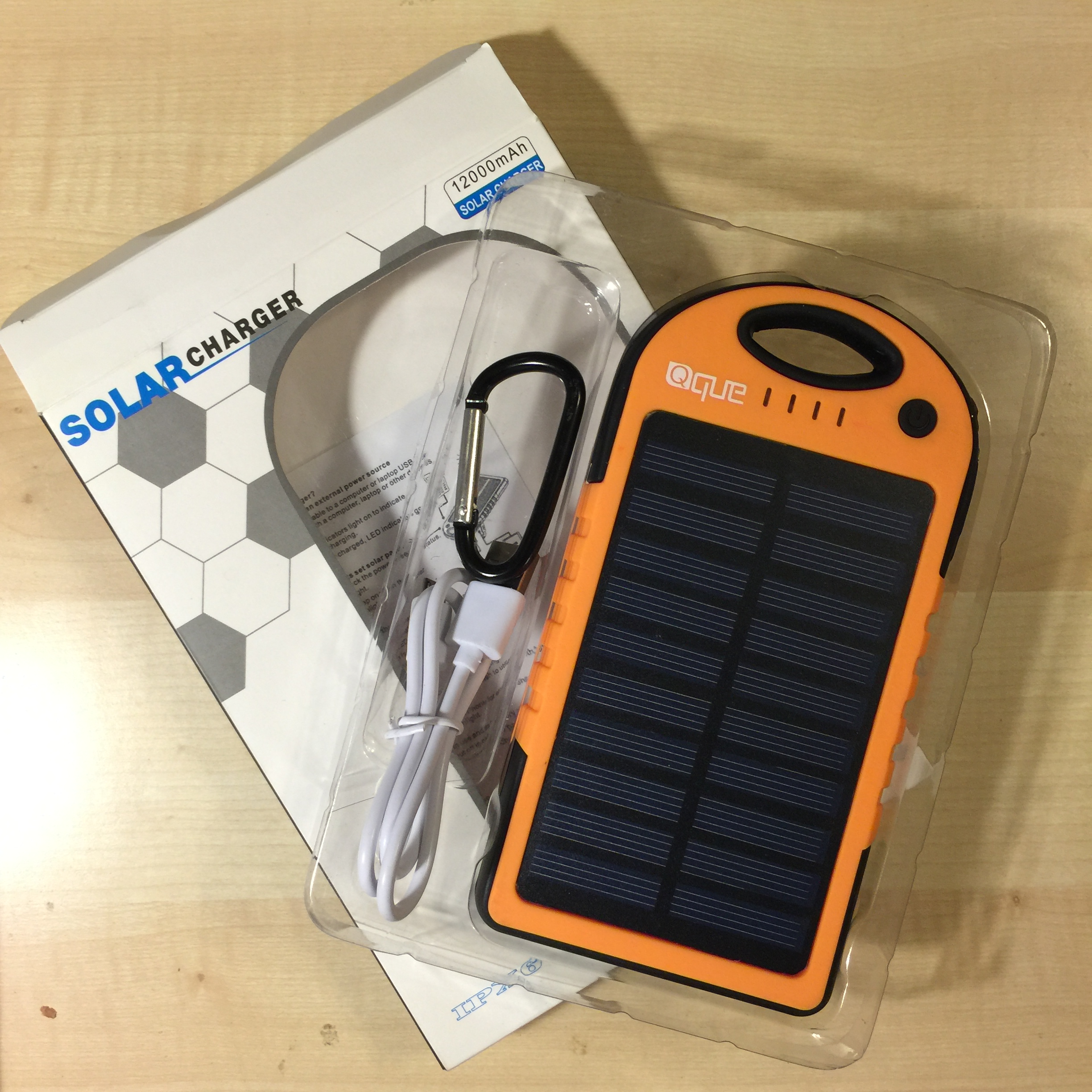 QueUSA.com - Solar Charger