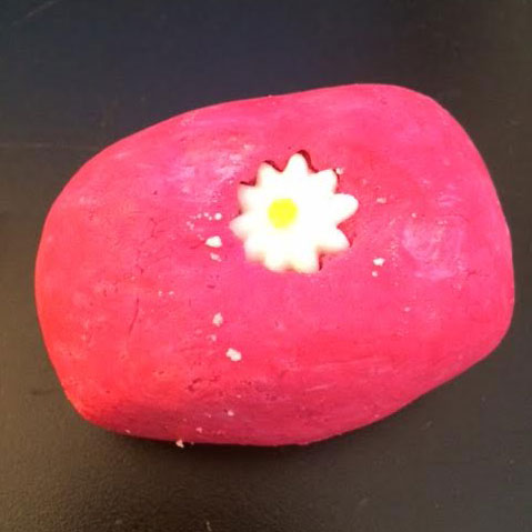Lush Creamy Candy Bubble Bar Review
