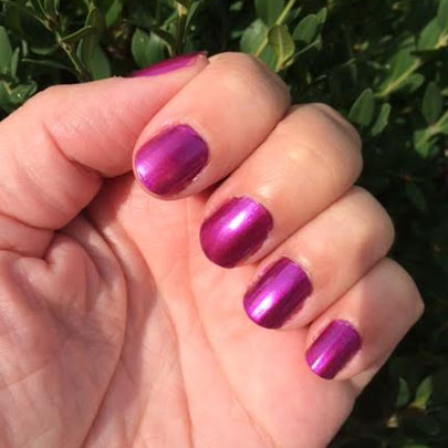 OPI Suzi & the 7 Düsseldorfs Nail Polish Review4