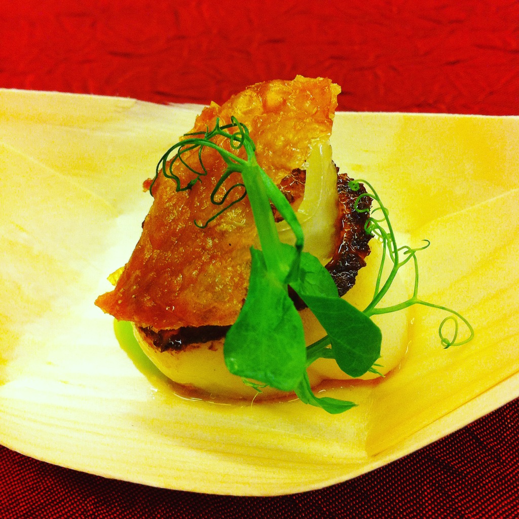 Seared Scallop, Crushed Peas, Crispy Chicken Skin.