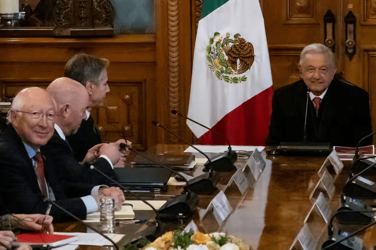 U.S. Secretary of State Holds Talks with Mexican President to Address Migrant Surge at Southwest Border
