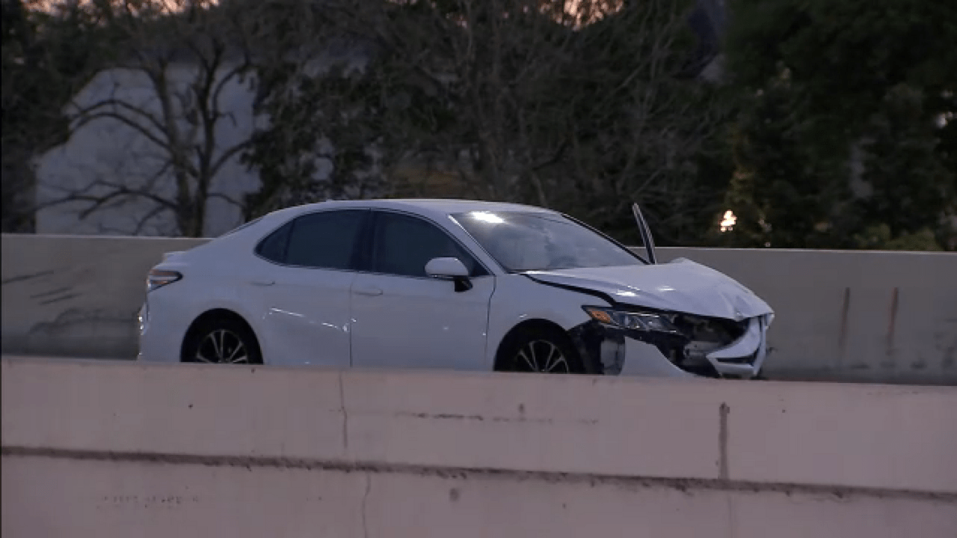 1 person killed in crash that shut down 610 West Loop southbound in Galleria Area, HPD says