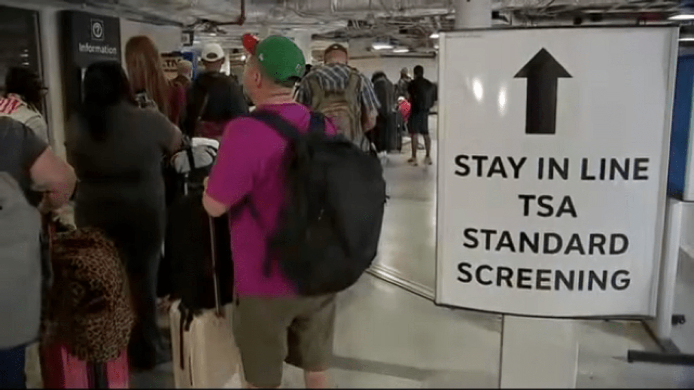 Long TSA lines possible at Houston airports as spring break, partial government shutdown continues