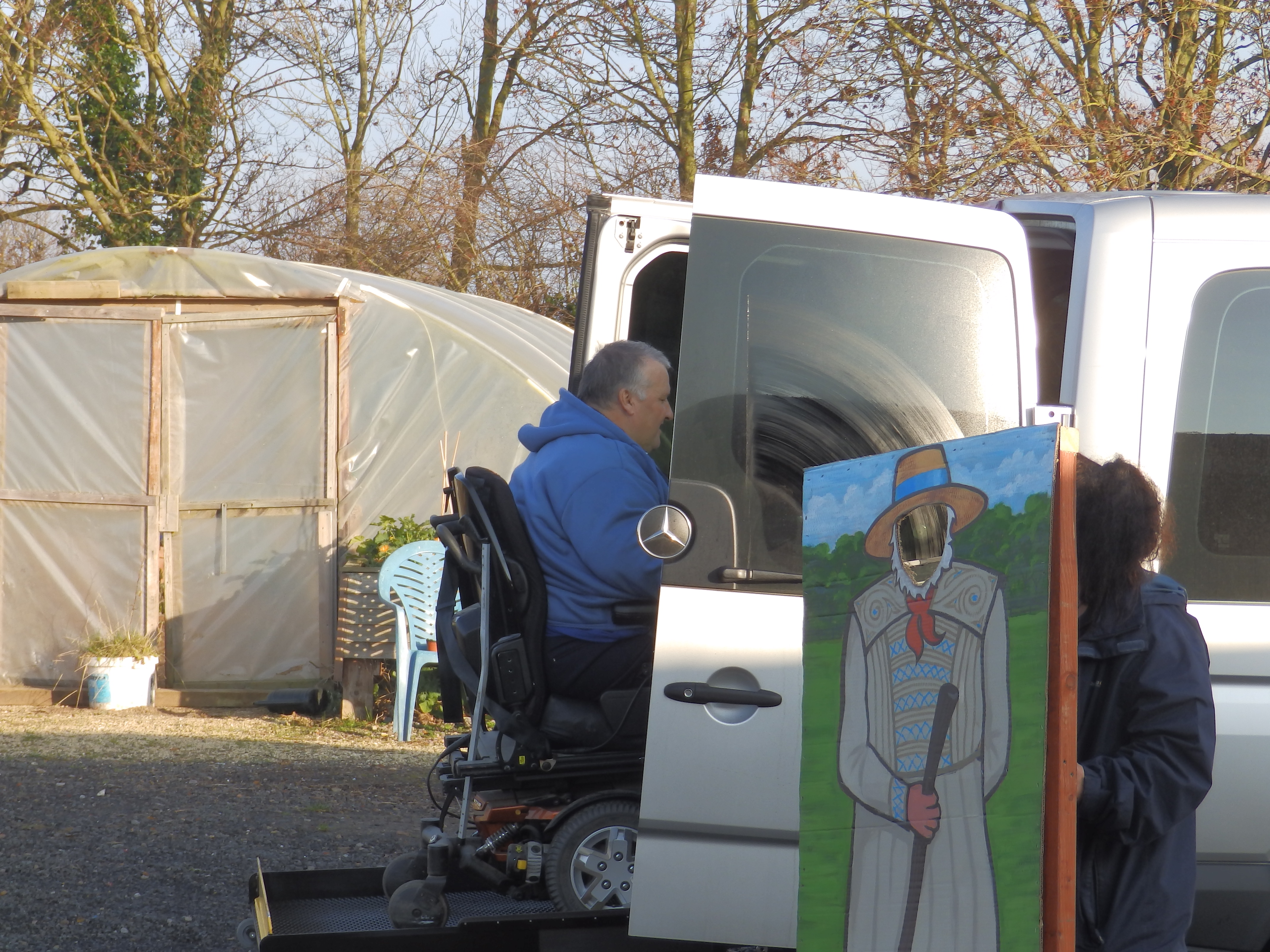 If tail lifts could talk this one would be saying "one at a time please"