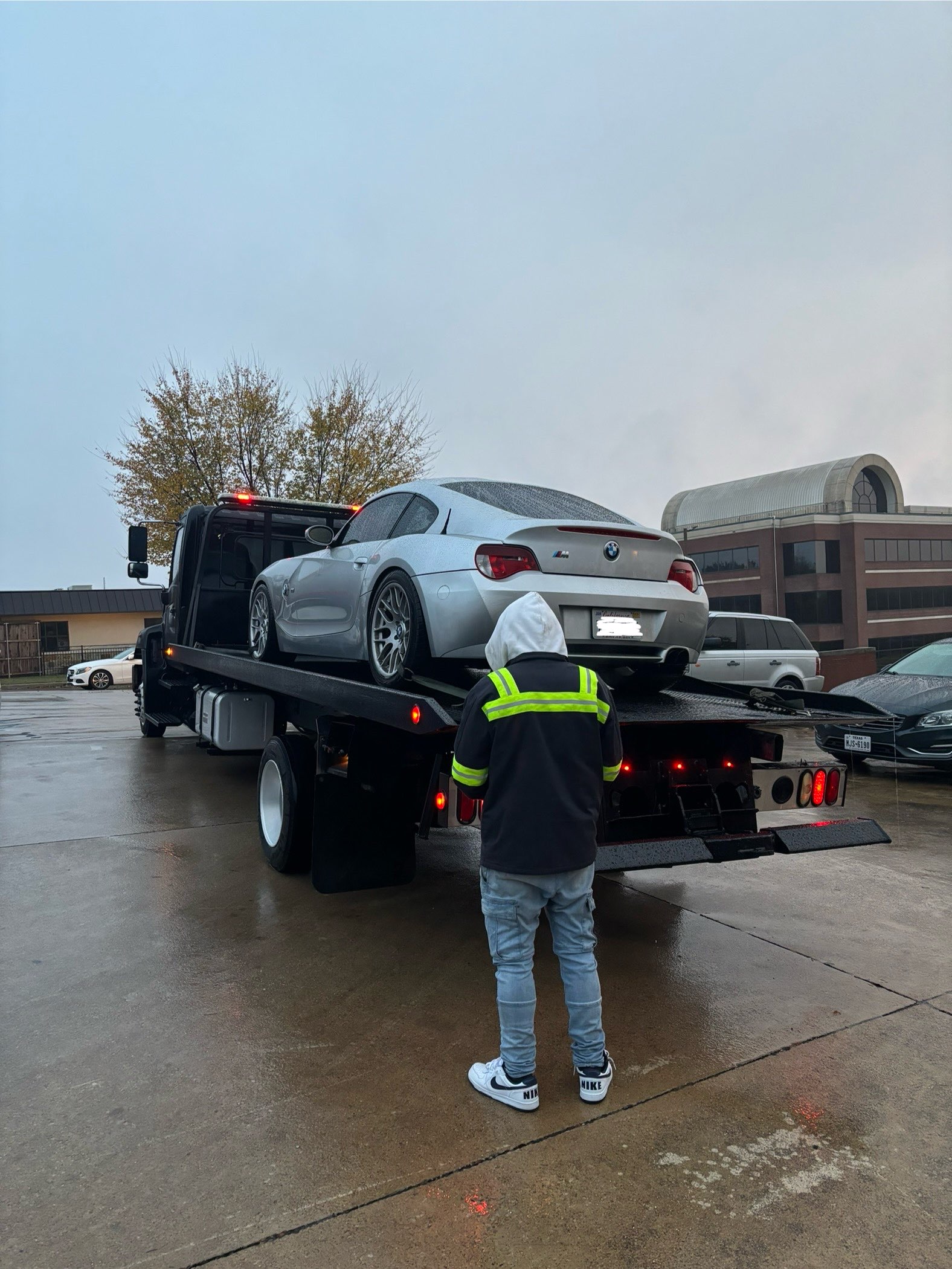 QuickStrap Towing flatbed tow truck in Mesquite Texas