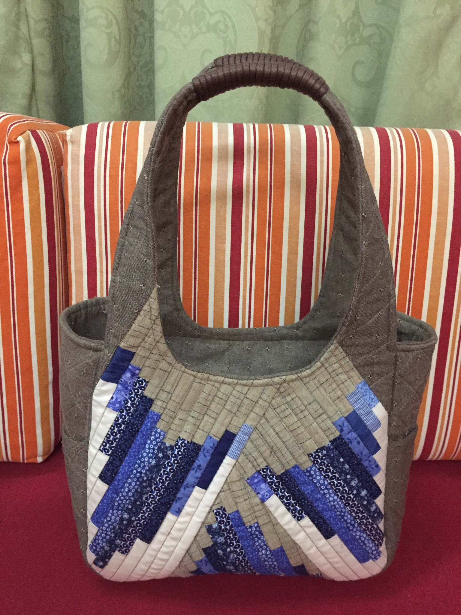 Blue stripes quilted hand bag