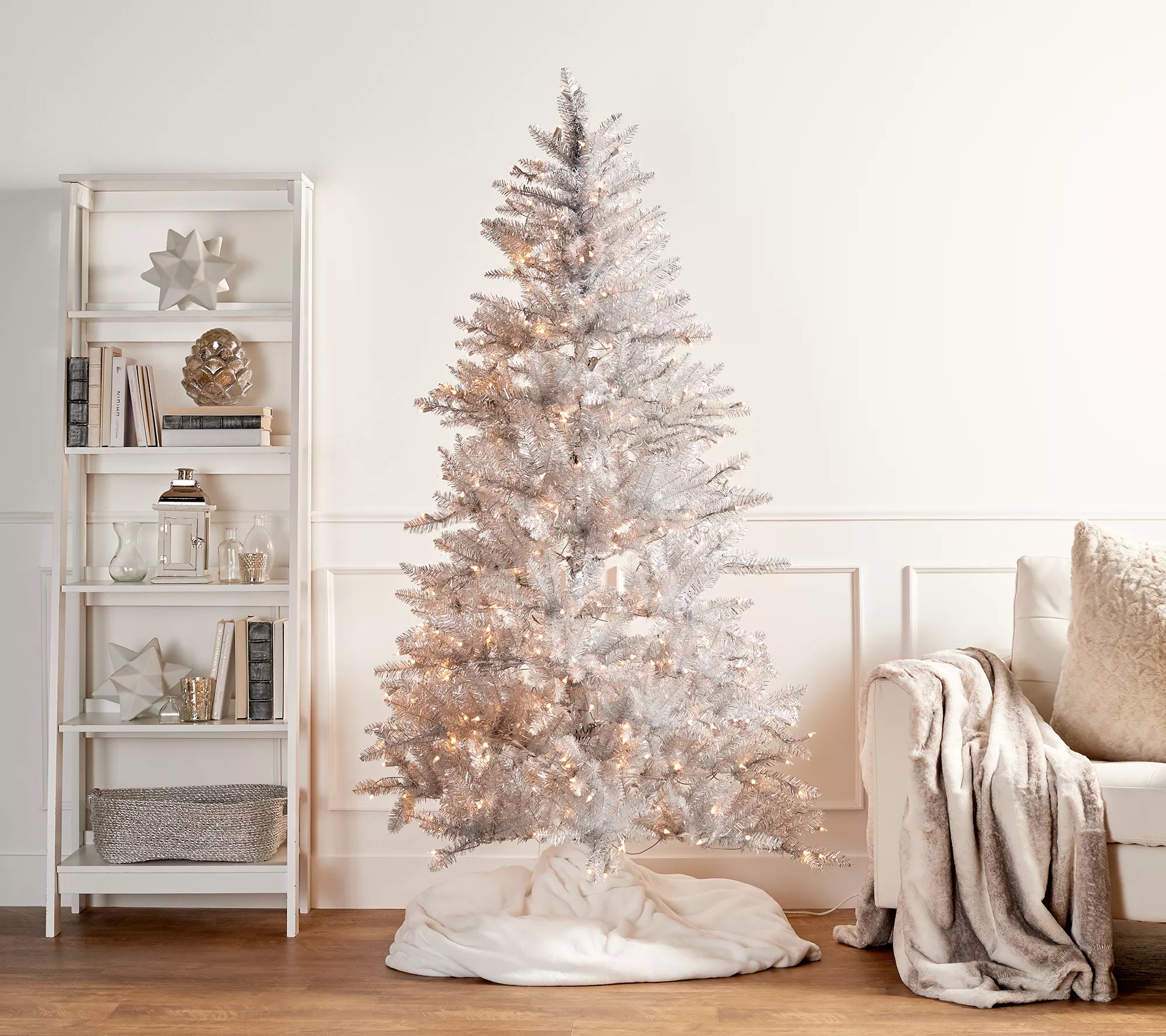 Martha Stewart And Other Notable Designs Creating Tabletop Holiday Trees For Hamptons Designer Tree Community Community News