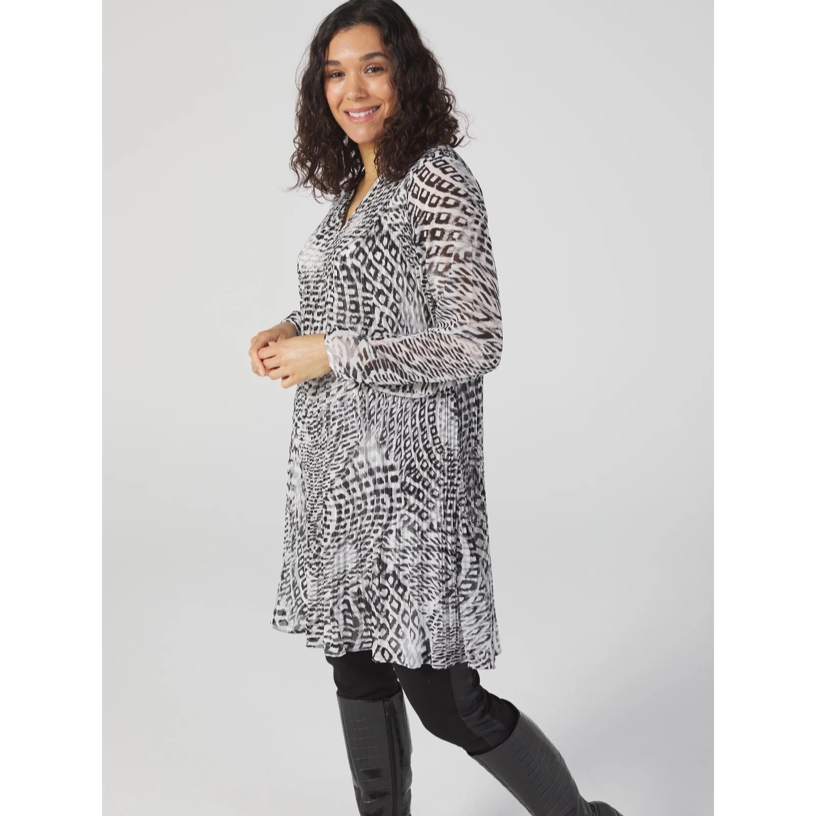 From blue light glasses to self tanning water, shop these best qvc products here. Together Printed Pleated Dress - QVC UK