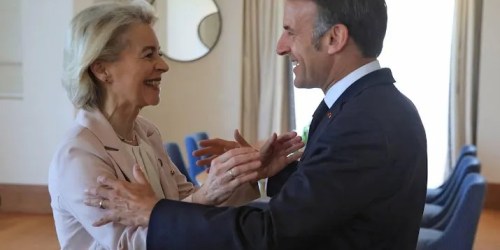 EU-ombudsvrouw: Commissie moet sms’jes Von der Leyen bewar
