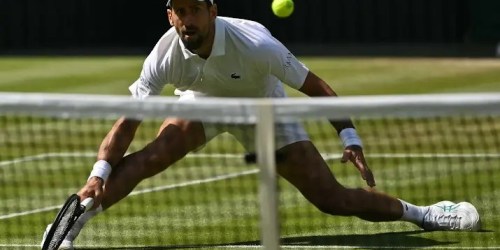 Djokovic langs Rinderknech naar vierde ronde Wimbledon