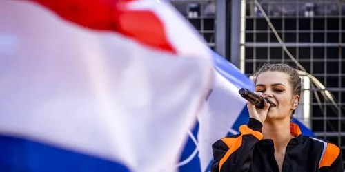 Davina Michelle gespannen door koninklijke familie bij Dutch GP