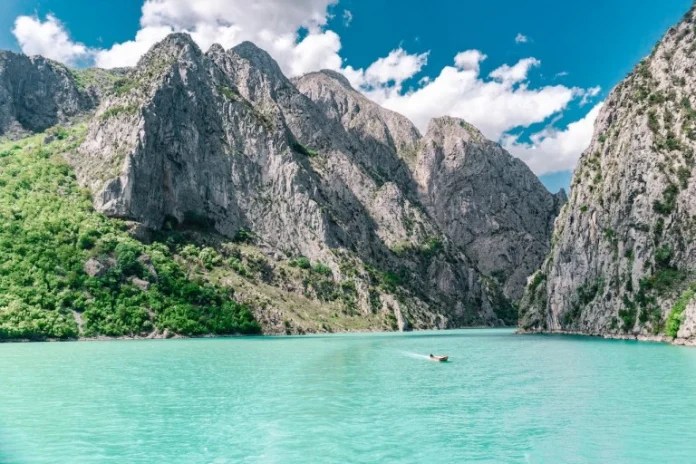 Corriere della Sera: Shqipëria ka plot për të treguar,