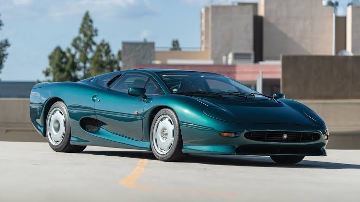 Jaguar’ın unutulmuş efsanesi; XJ220