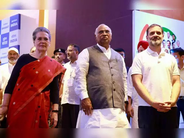 congress top brass reached shamshabad