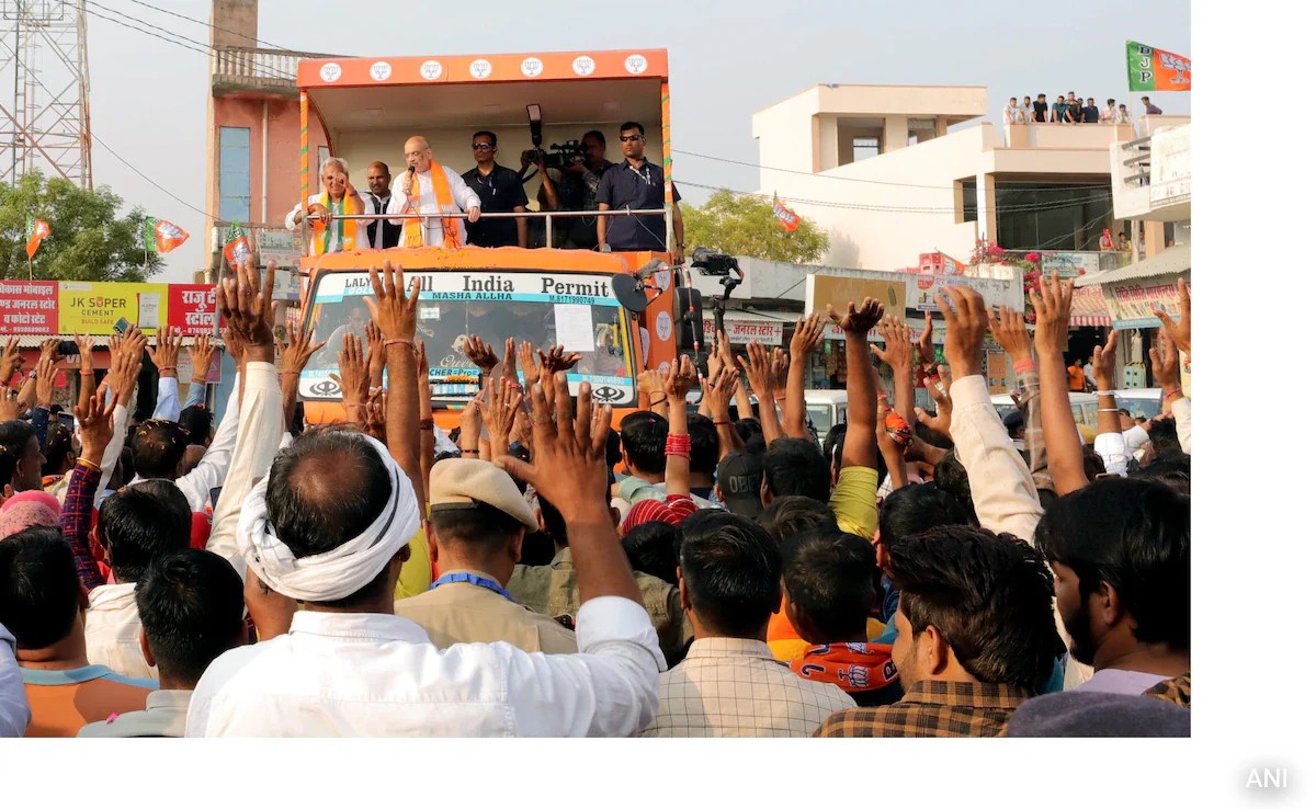 amit shah raj Amit Shah's Poll 'Rath' Runs Into Electric Pole