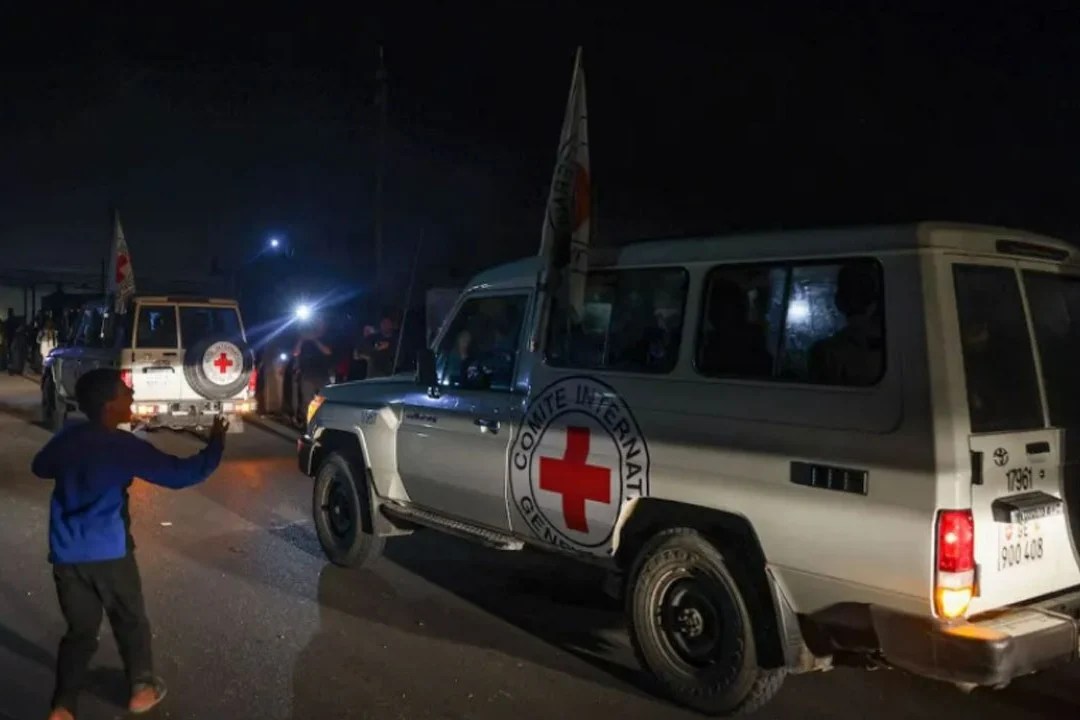 hamas released 11 more hostages and handed over to israel