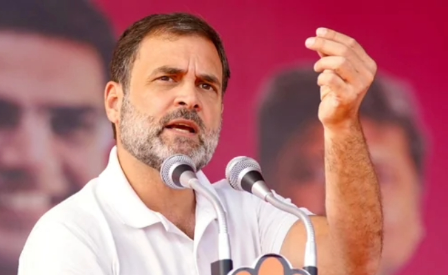 EC issues show cause notice to Rahul over remarks against PM Modi
