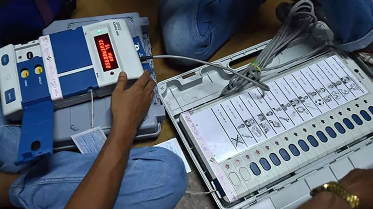 voting was delayed due to malfunctioning of dharmapuri evms