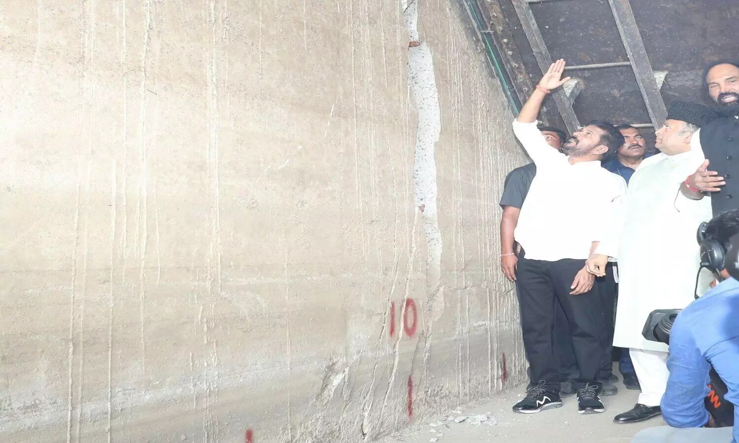 cm revanth and ministers to visit medigadda mlas inspect to medigadda barrage