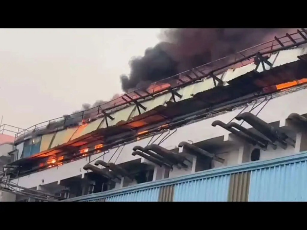 A huge fire in Katedan.. Biscuit factory with burnt ashes!