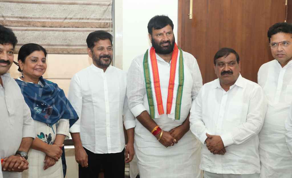 Koona Srisailam Goud, who left the BJP, joined the Congress!

